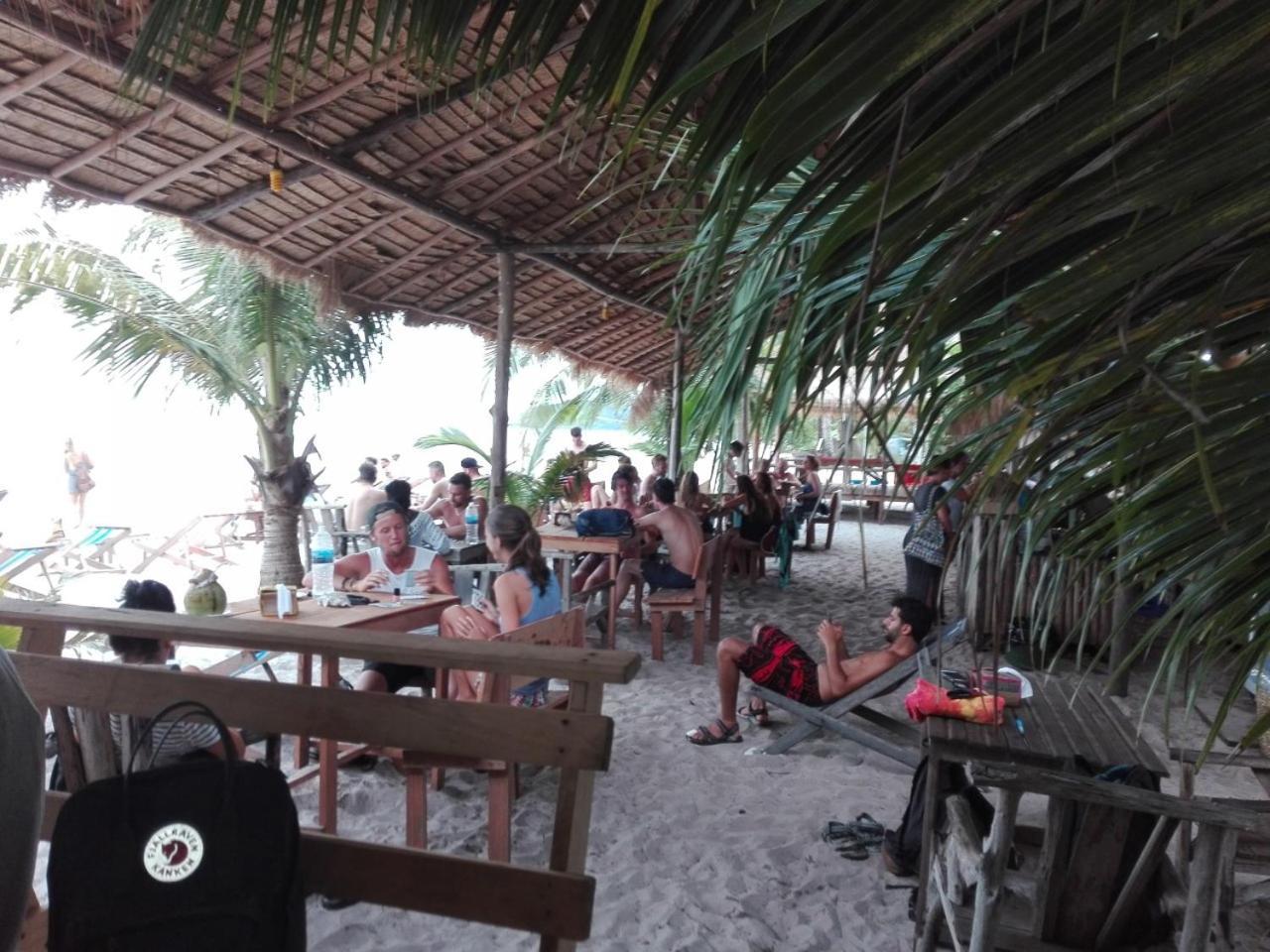 Sandbank Restaurant & Camping Koh Rong Kaoh Touch Eksteriør bilde