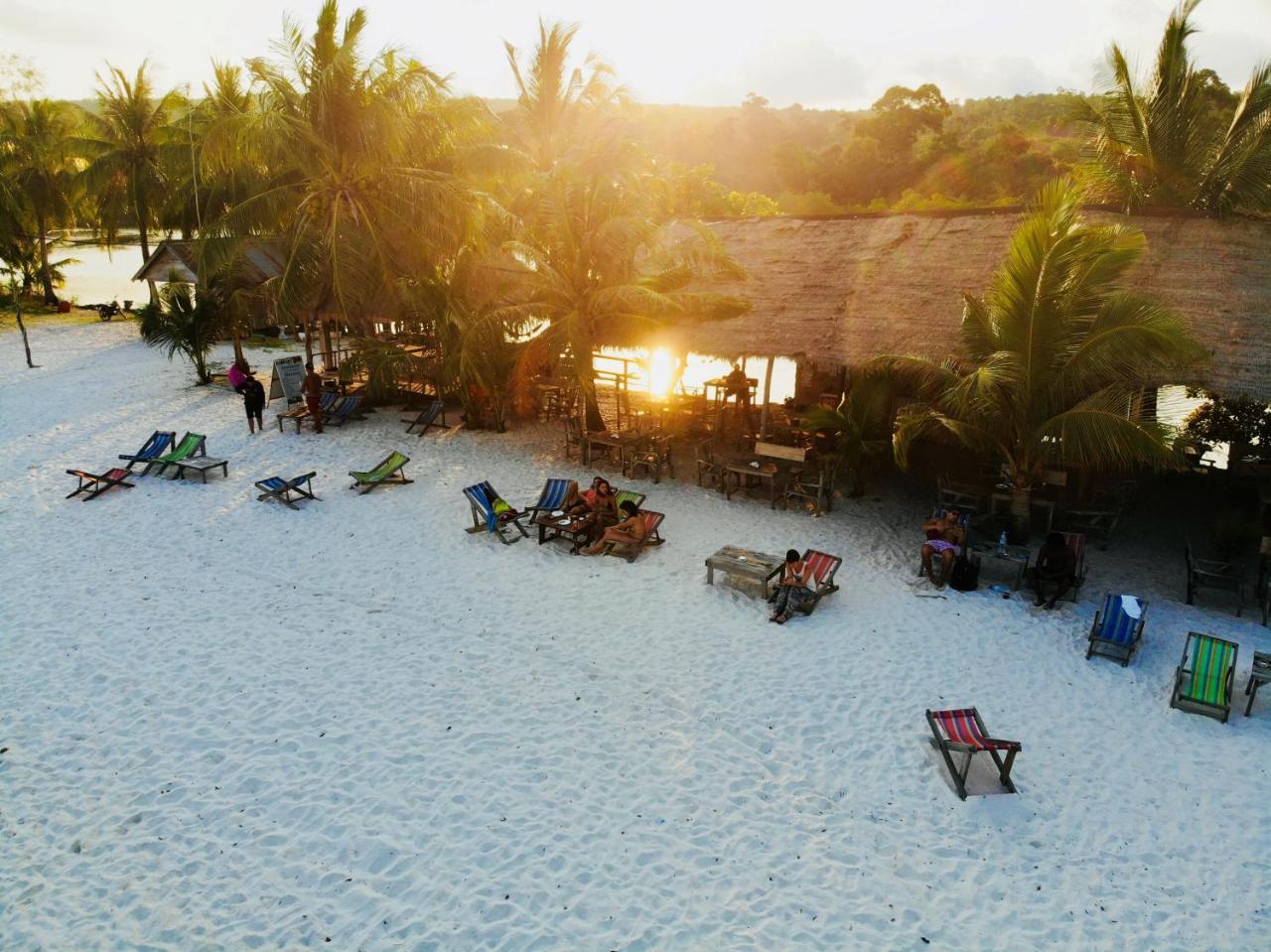 Sandbank Restaurant & Camping Koh Rong Kaoh Touch Eksteriør bilde
