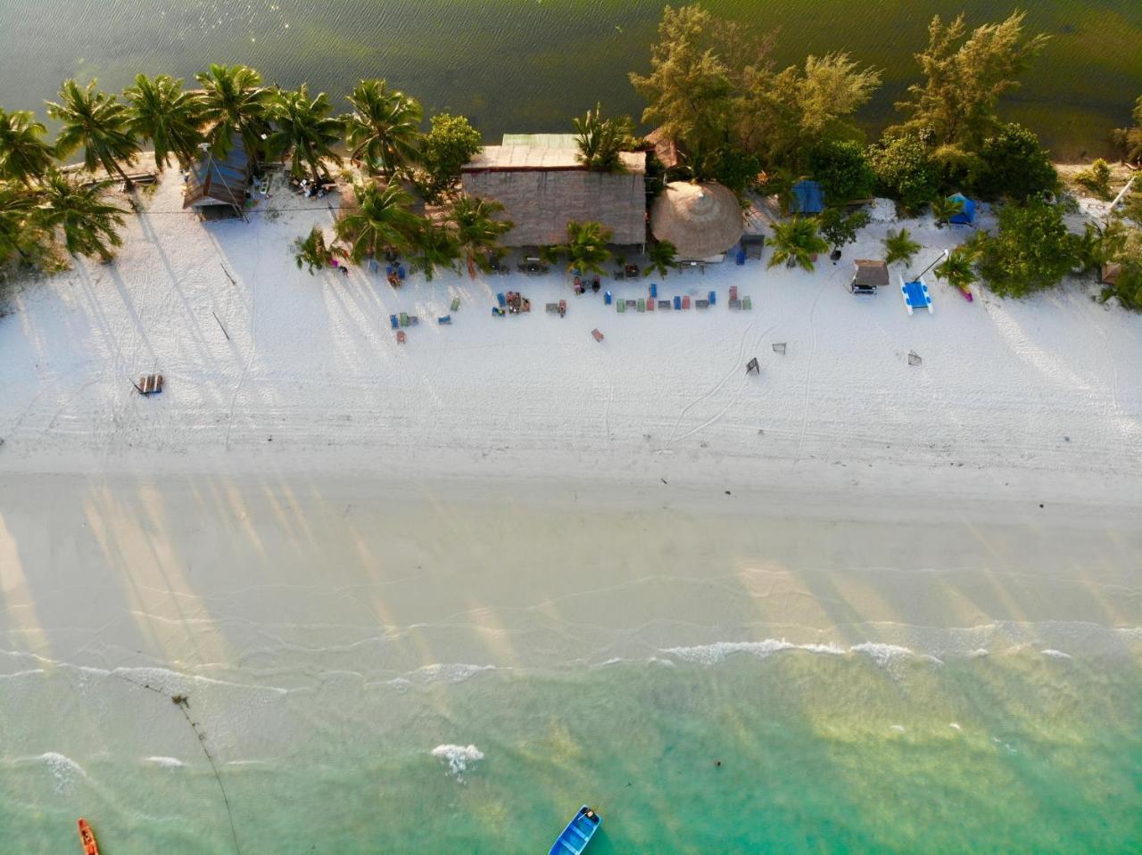 Sandbank Restaurant & Camping Koh Rong Kaoh Touch Eksteriør bilde