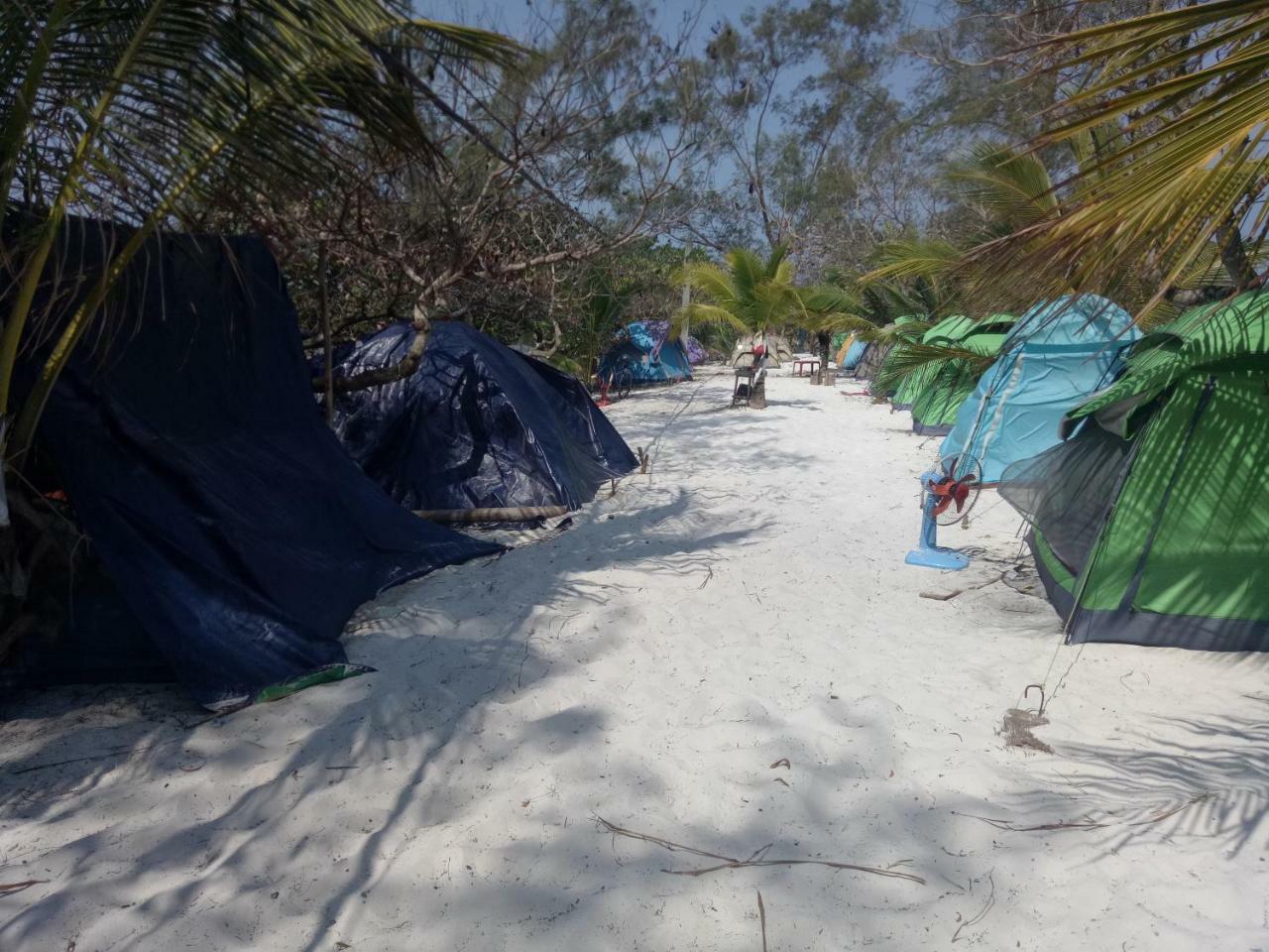 Sandbank Restaurant & Camping Koh Rong Kaoh Touch Eksteriør bilde
